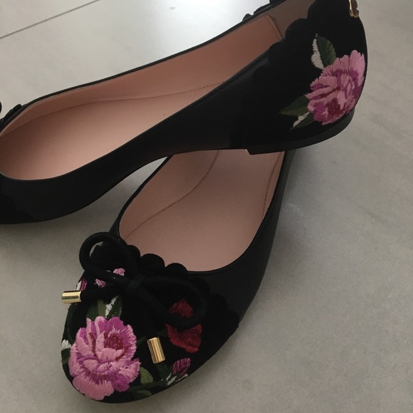 Kate Spade ♠️ Floral Black Shoes - Picture 2 of 6